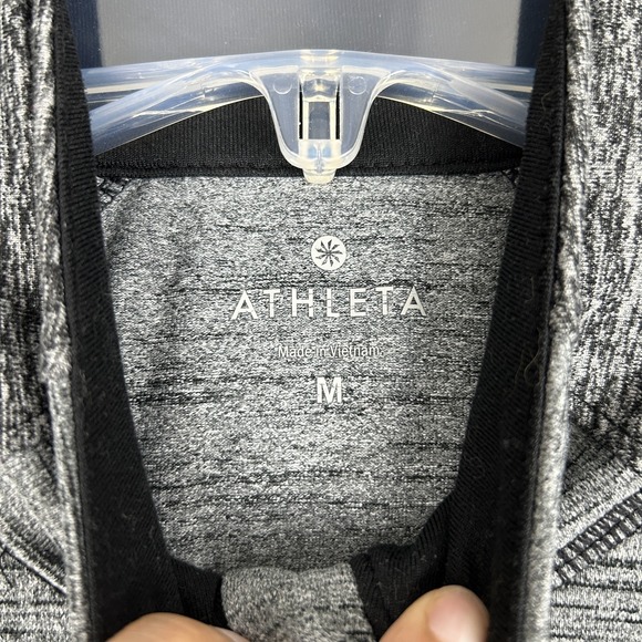 Athleta Pullover Womens Medium Gray Black Quarter Zip Stretch Running Thumbholes - Picture 2 of 11